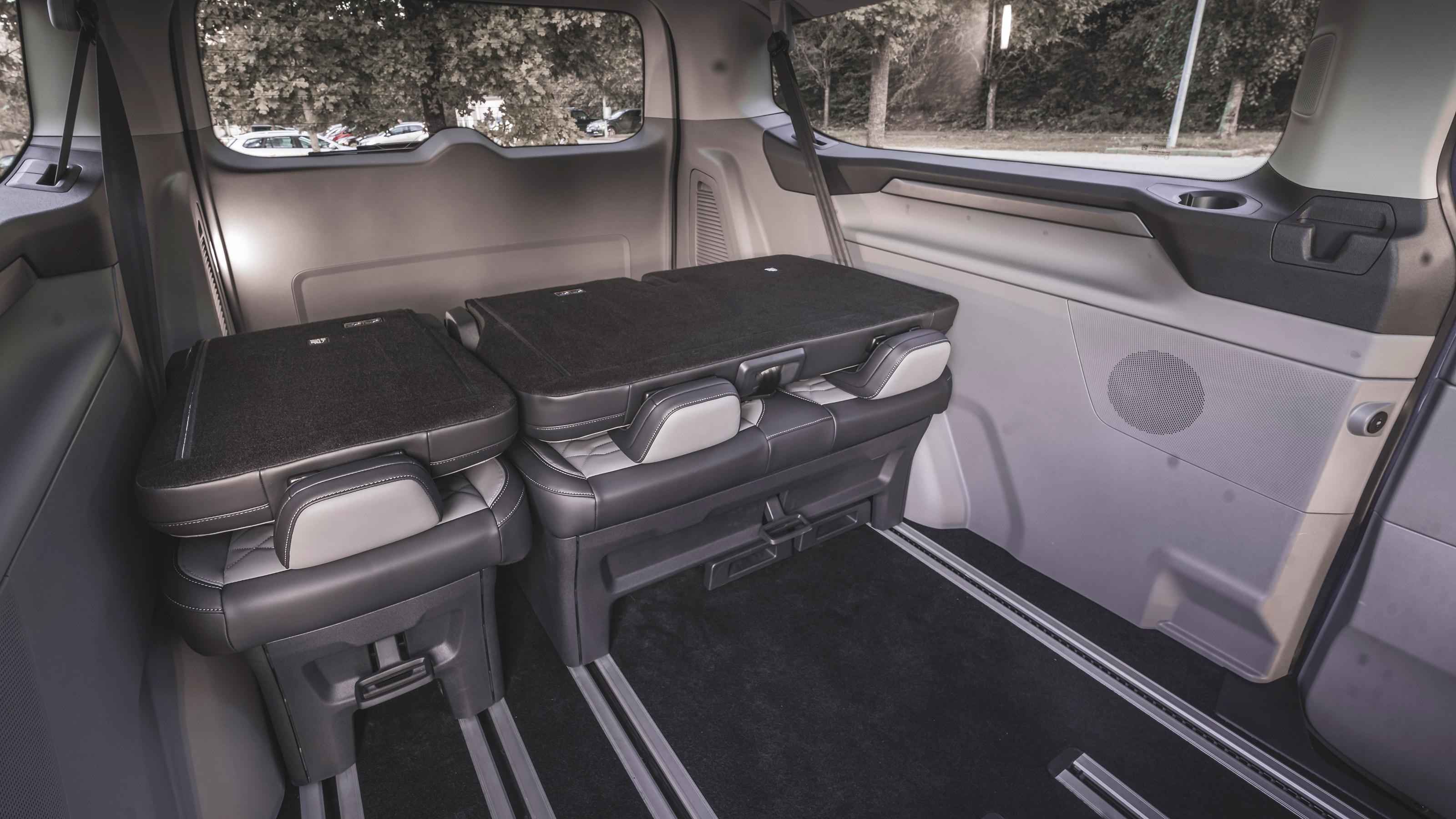 Ford Tourneo Custom - rear seats down