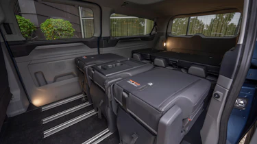 Ford Tourneo Custom - seat layout