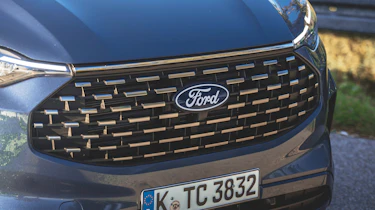 Ford Tourneo Custom - grille