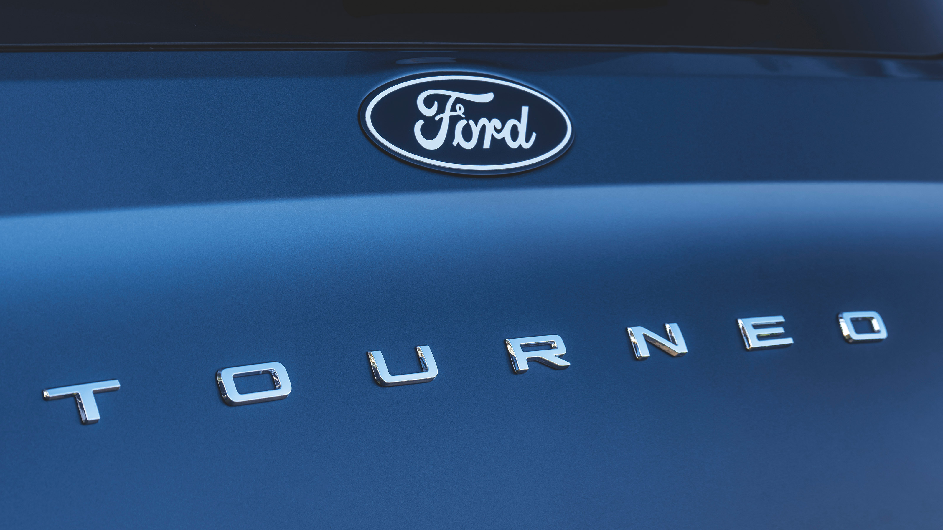 Ford Tourneo Custom - Tourneo badge