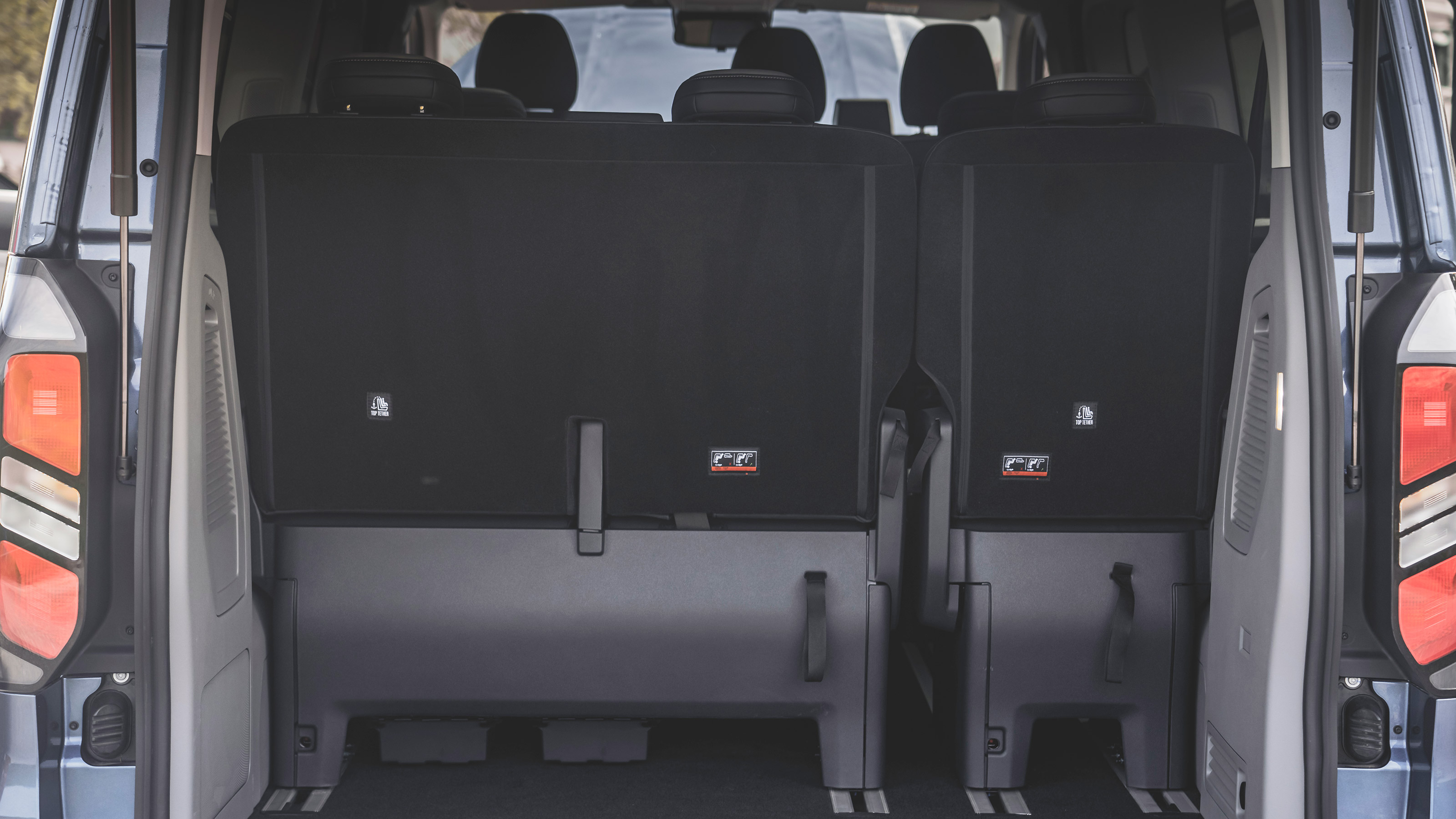 Ford Tourneo Custom - boot