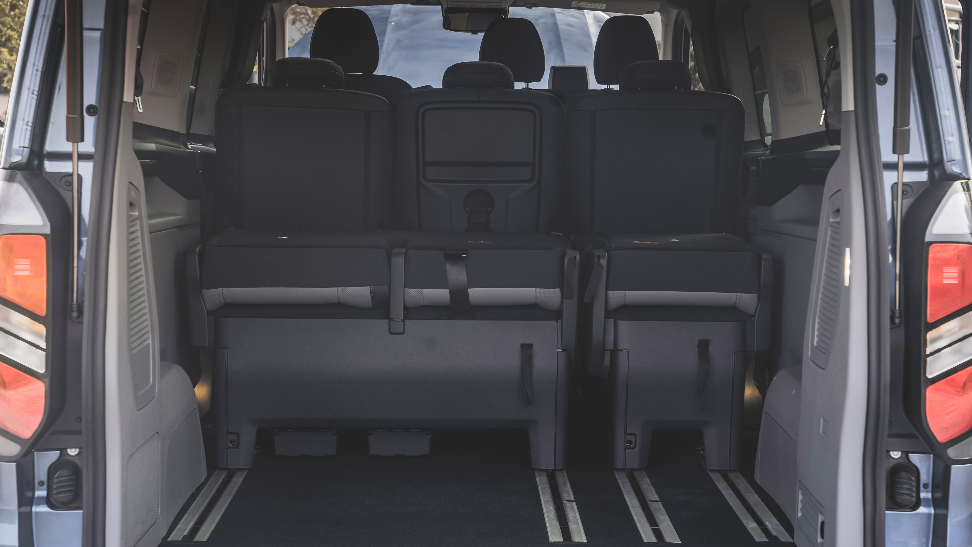 Ford Tourneo Custom - boot seats down