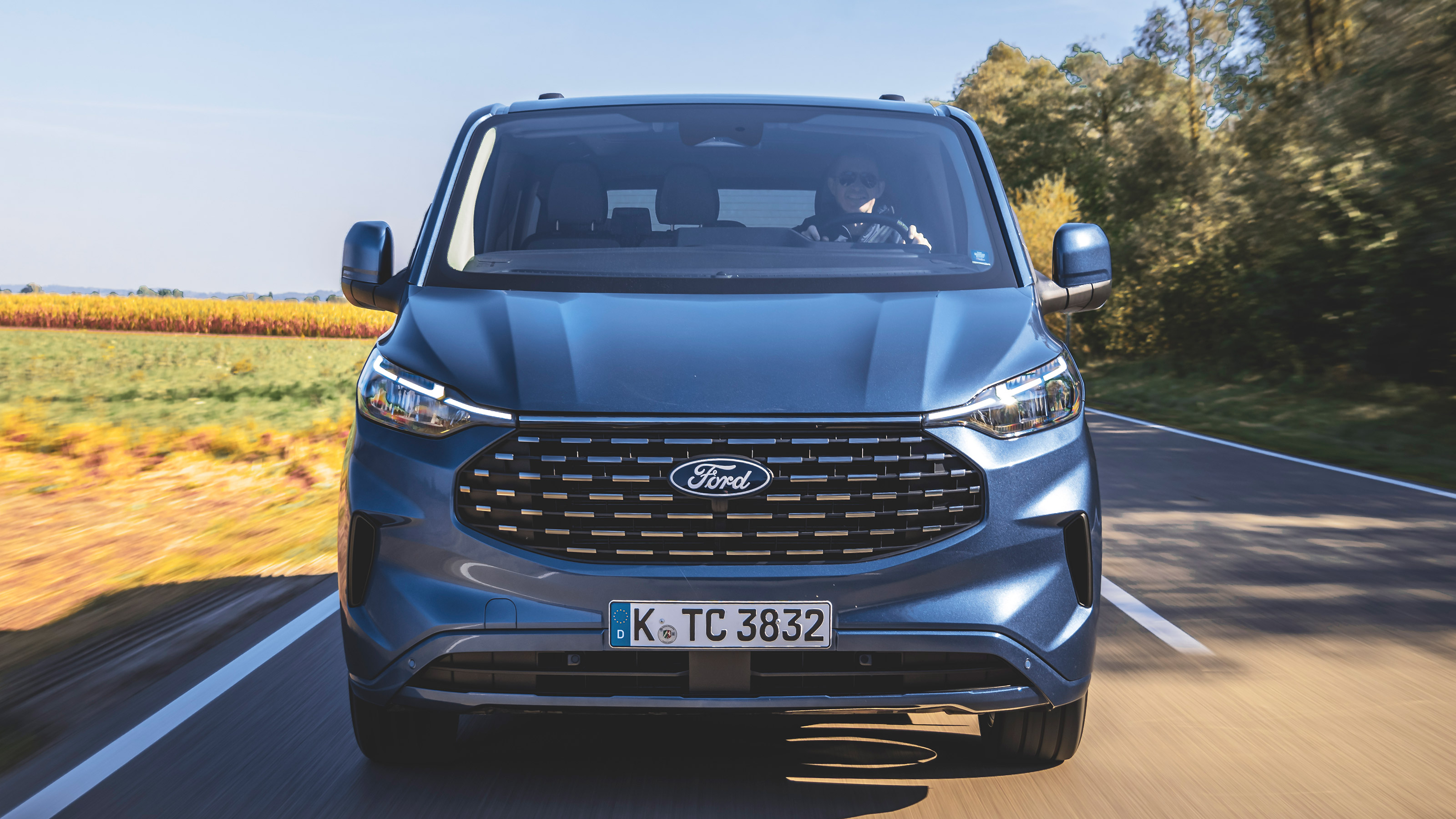 Ford Tourneo Custom - full front