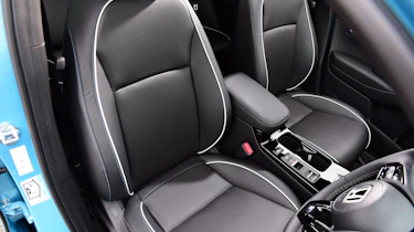 Honda eNy1 - front seats