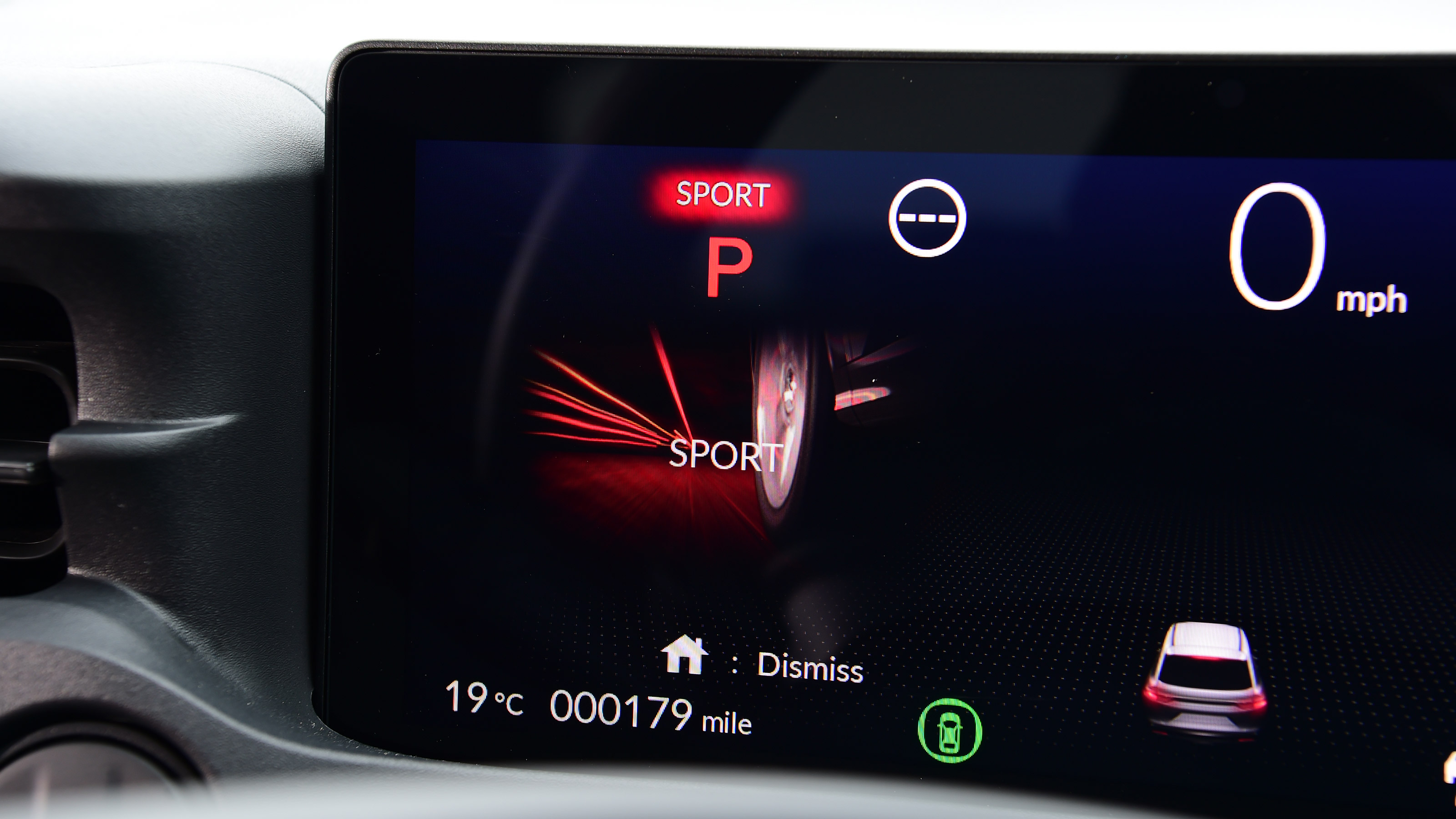 Honda eNy1 - screen