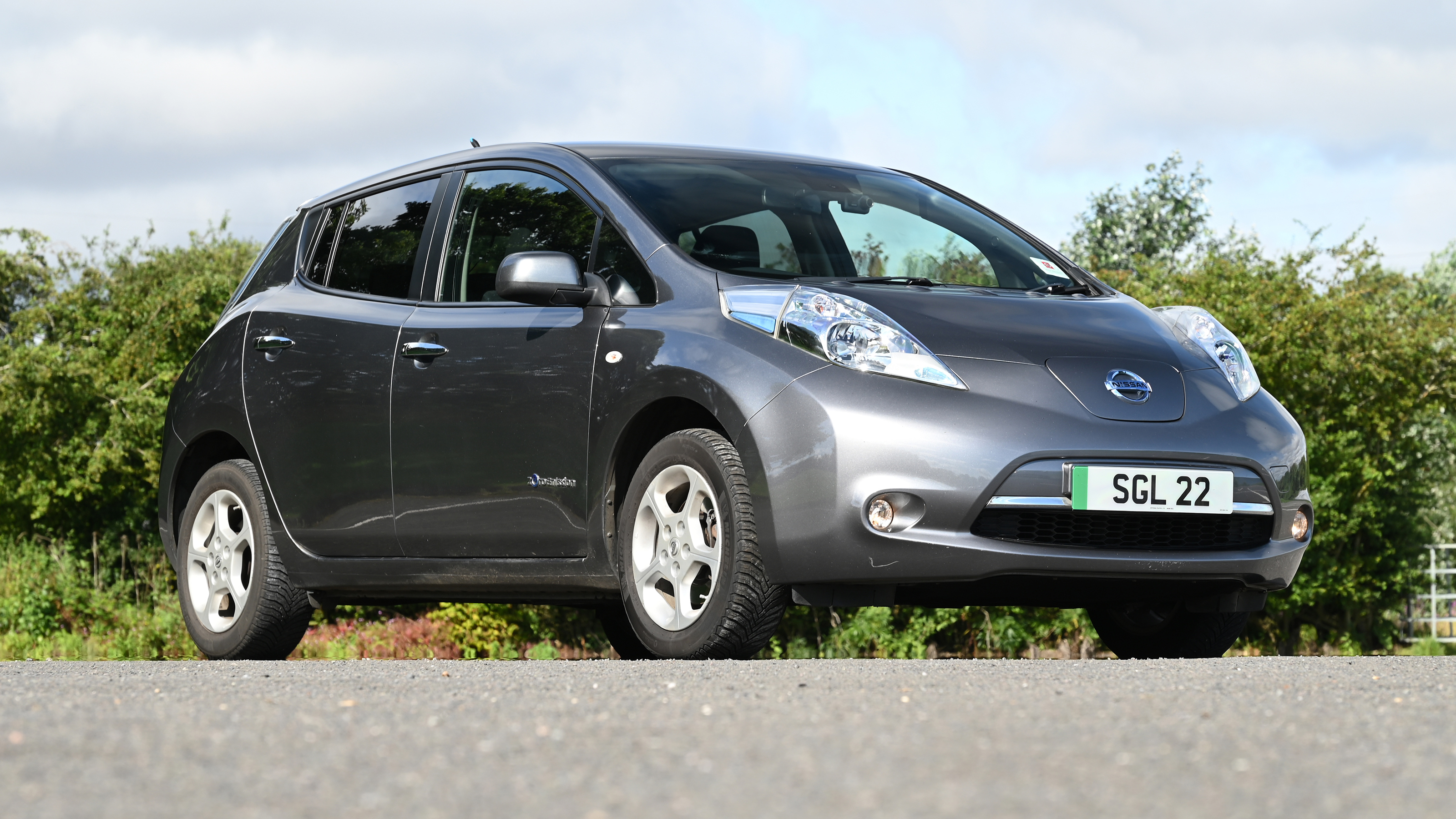 Nissan Leaf - front static