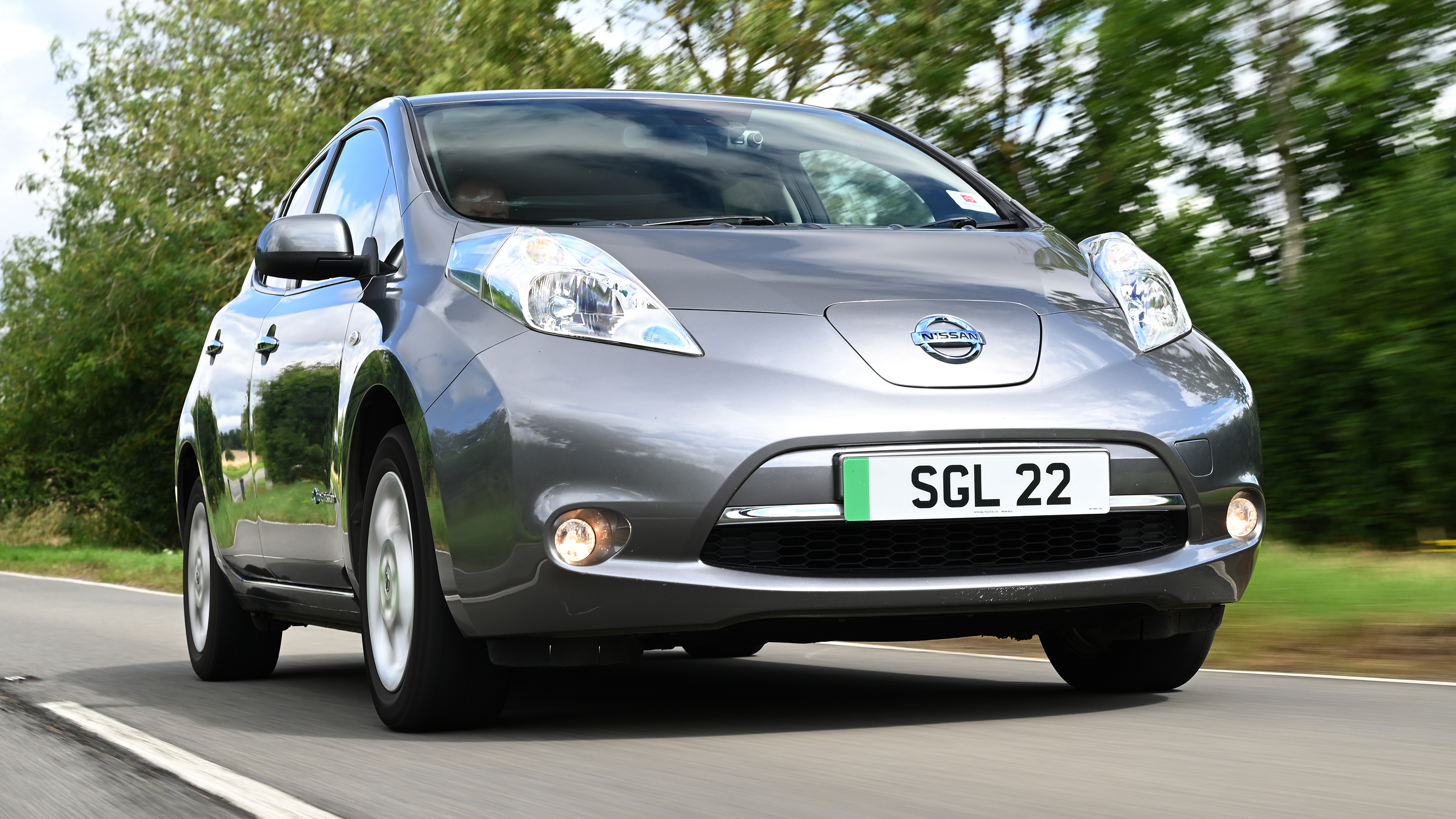 Nissan Leaf - front tracking