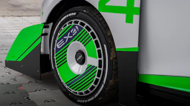 MG EX4 concept car - wheel