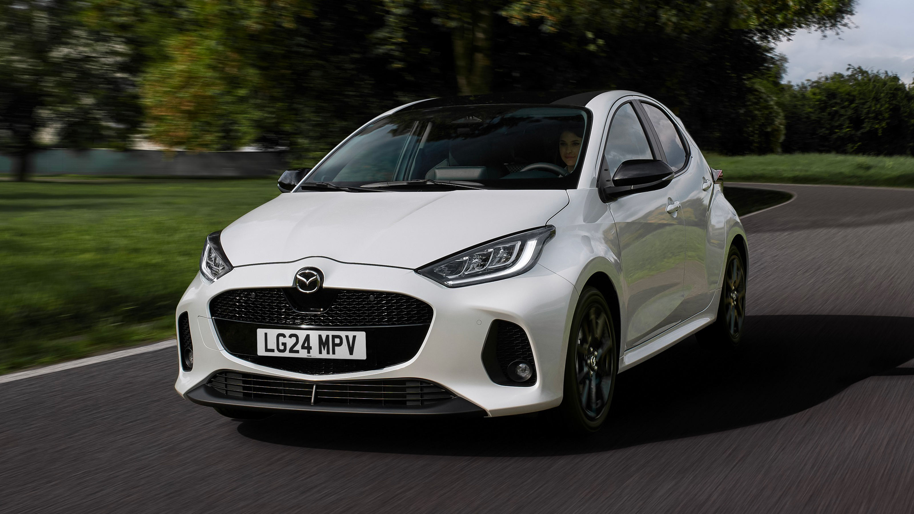 Mazda 2 Hybrid - front 