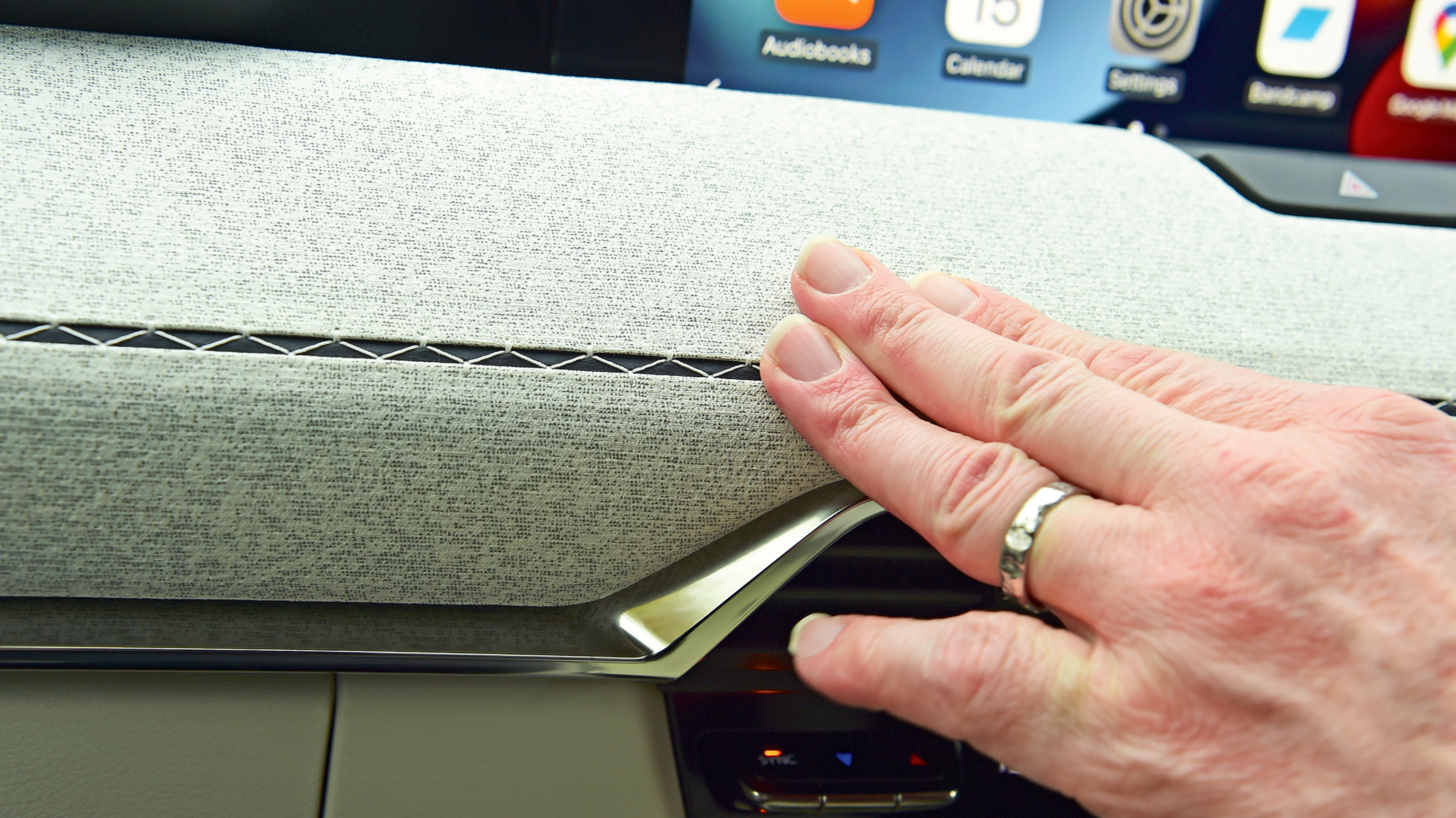 Mazda CX-60 - dashboard material