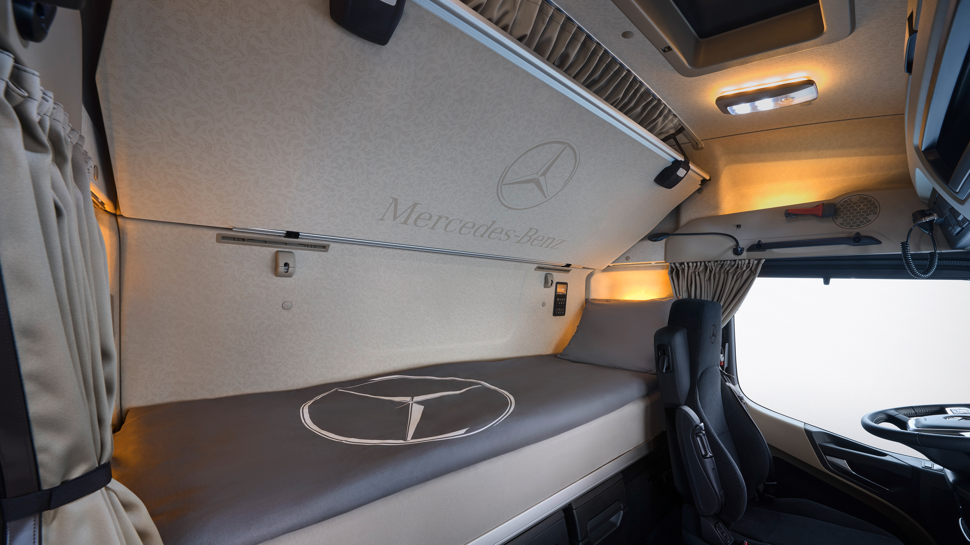 Mercedes eActros 600 - driver's sleeping area