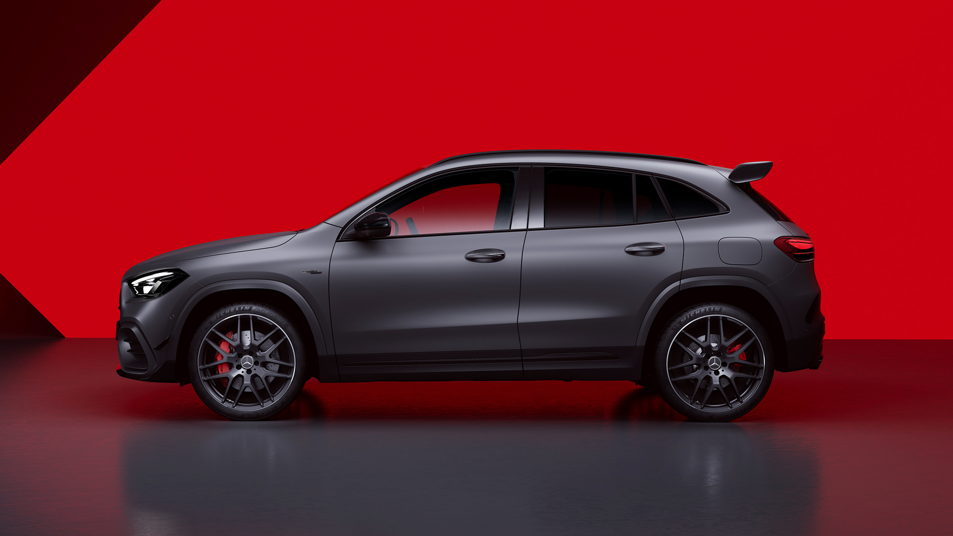 Mercedes-AMG GLA 45 S - side 