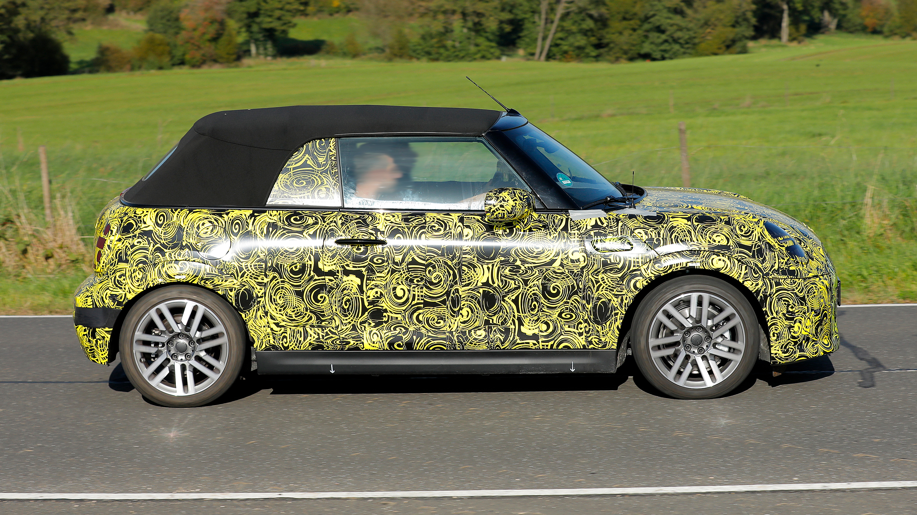 MINI Cooper Cabriolet facelift - side