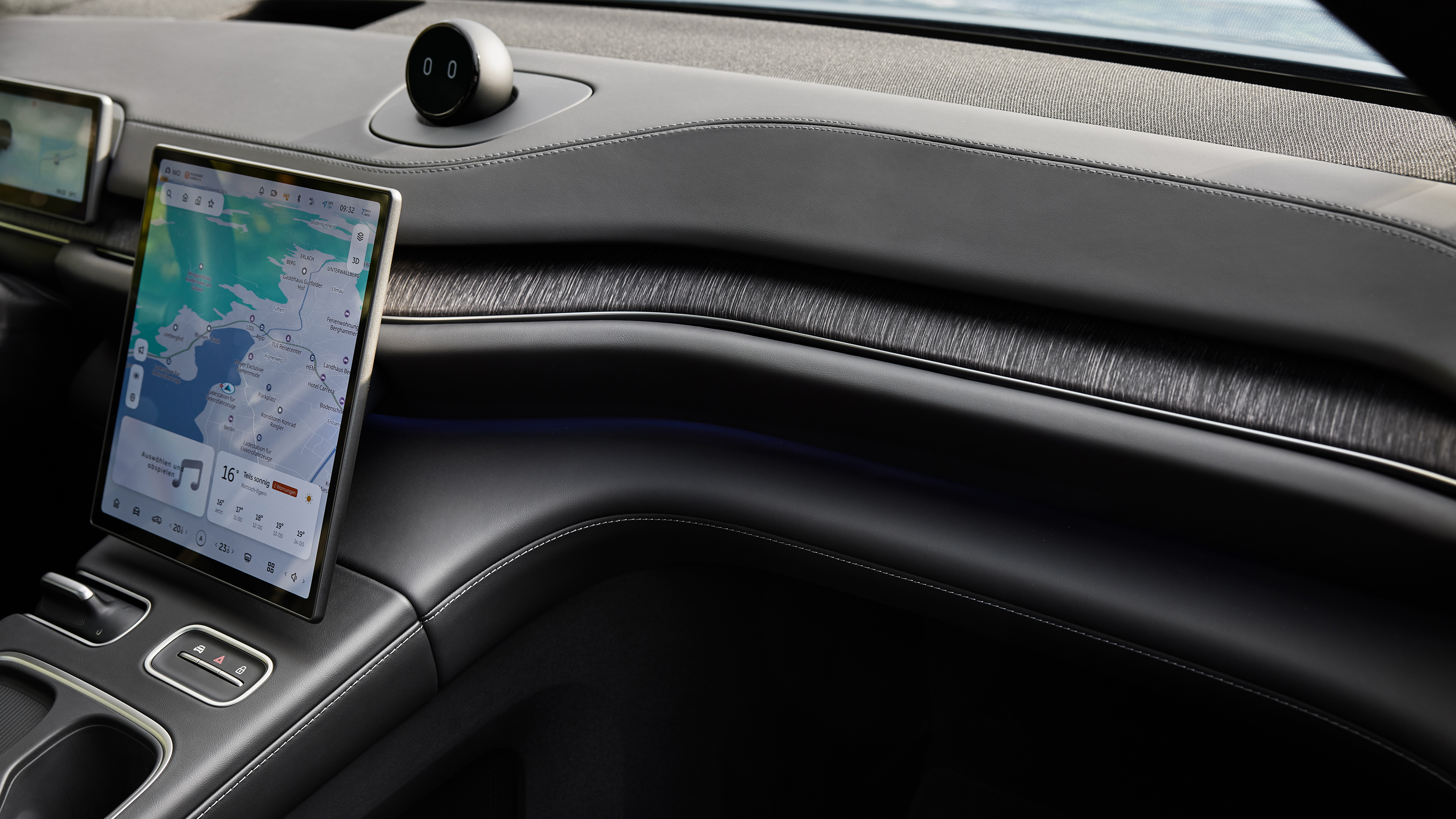 Nio EL6 - dashboard (passenger side)