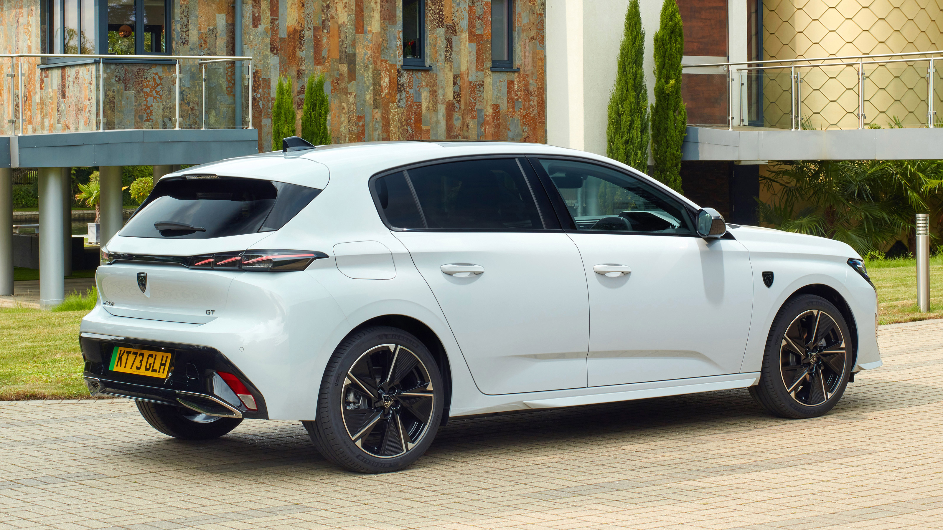 Peugeot E-308 GT - rear static
