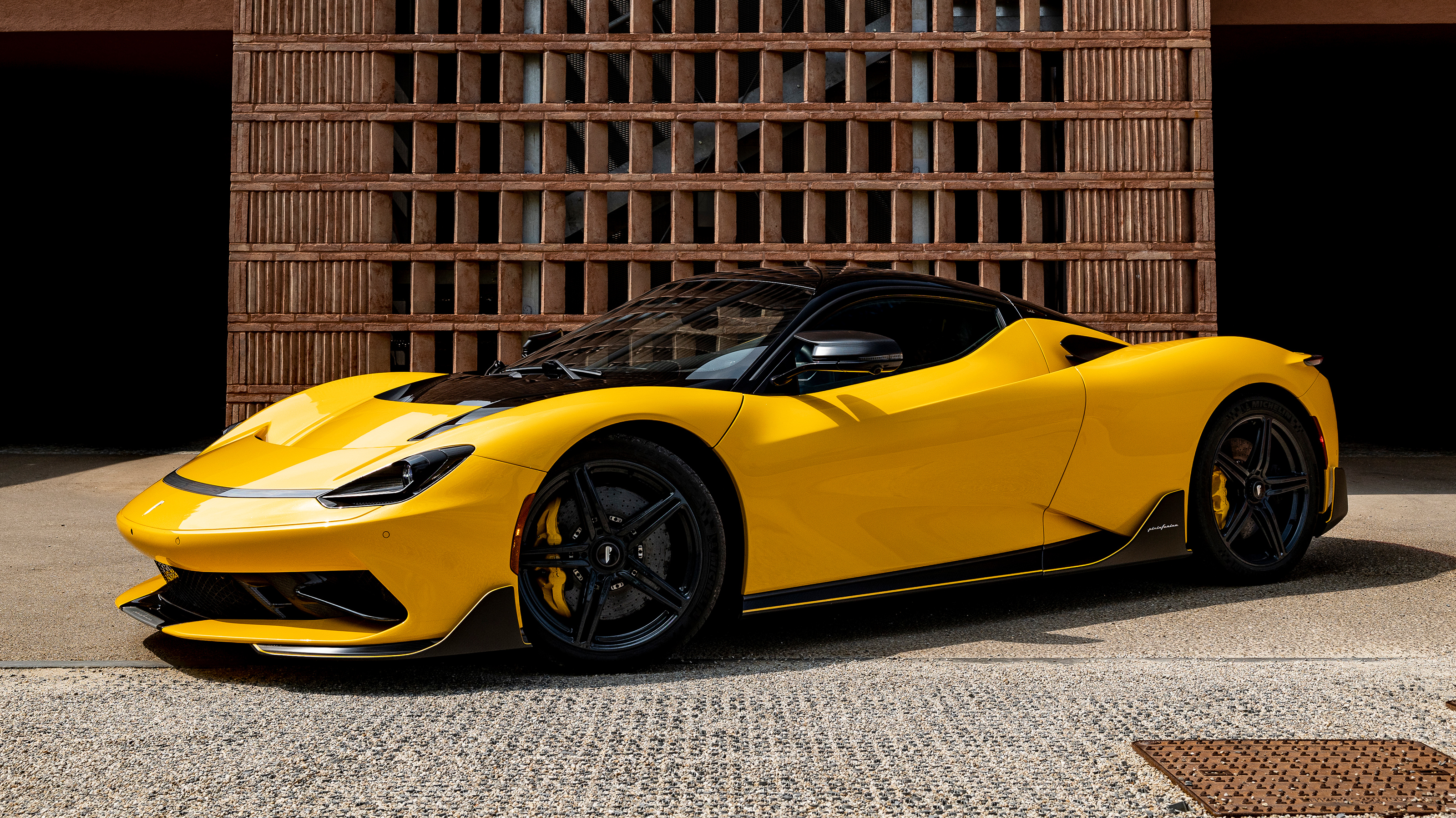 Pininfarina Battista – front static