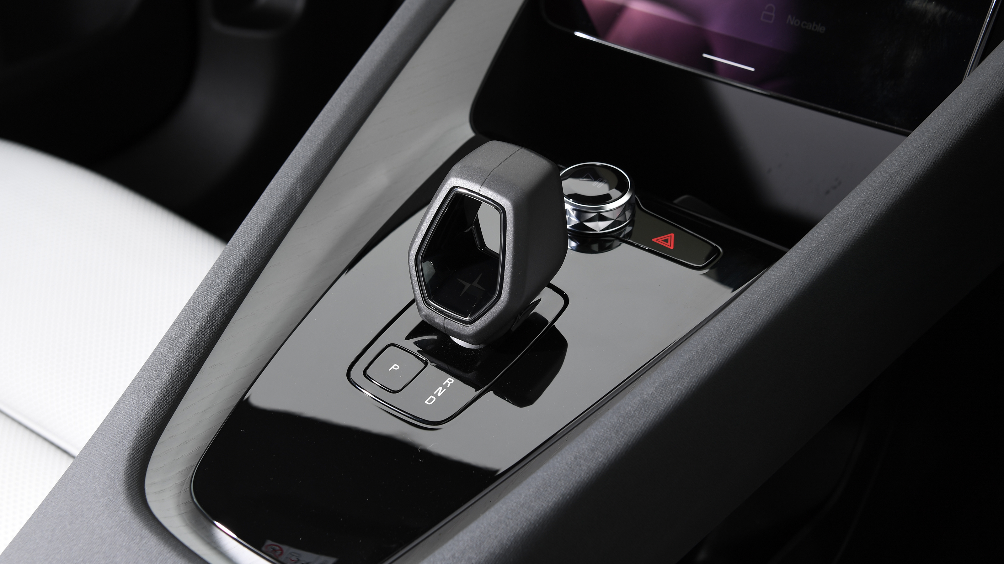 Polestar 2 – gear selector