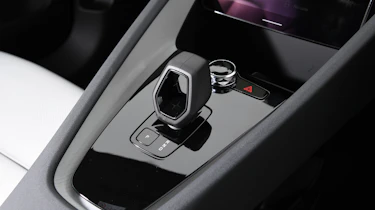 Polestar 2 – gear selector