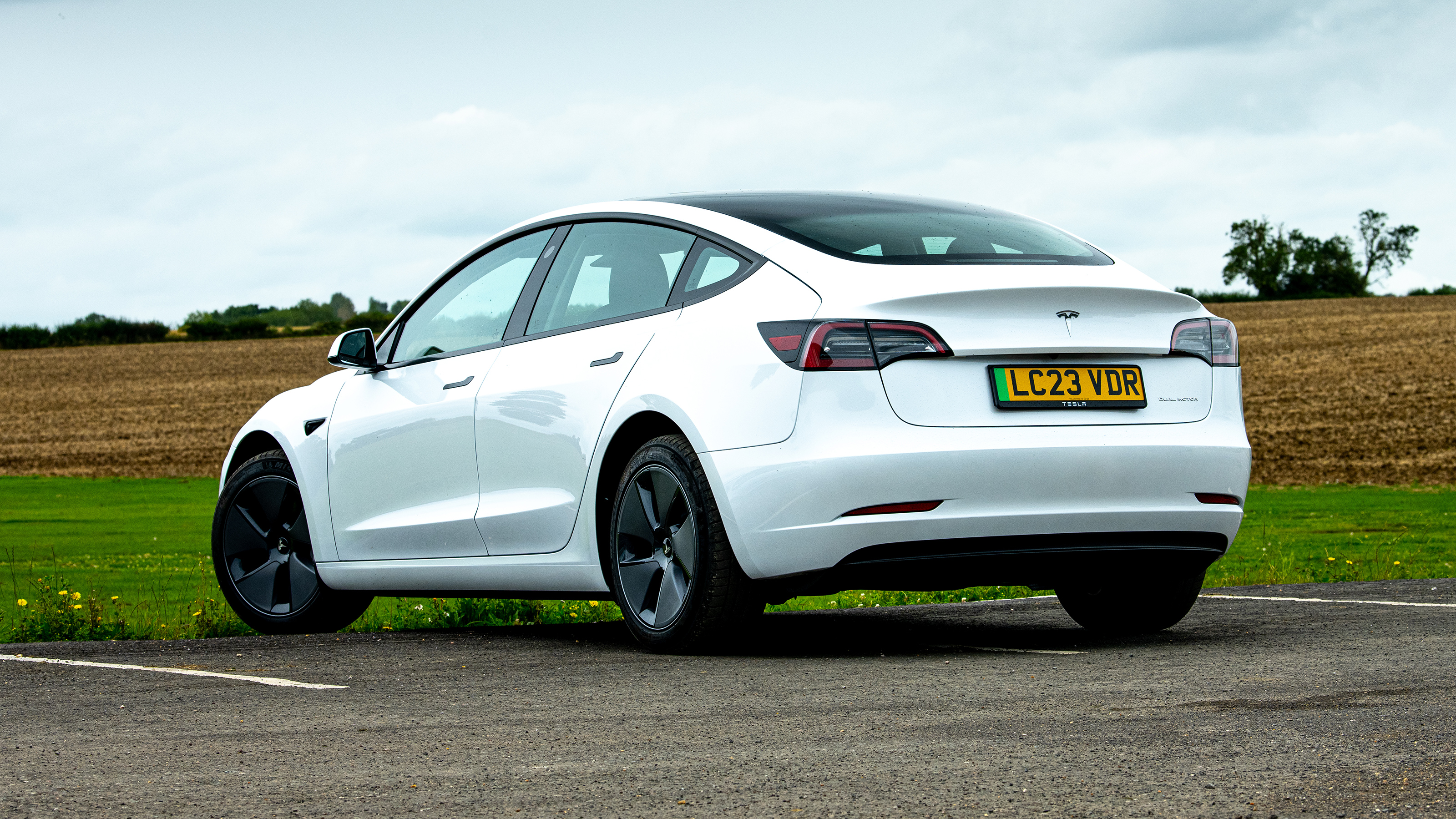 Tesla Model 3 – rear static