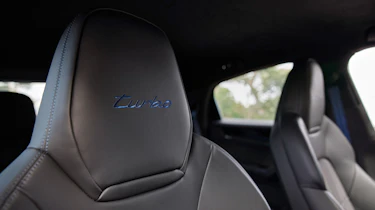 Porsche Cayenne Turbo E-Hybrid Coupe GT Package - head rest