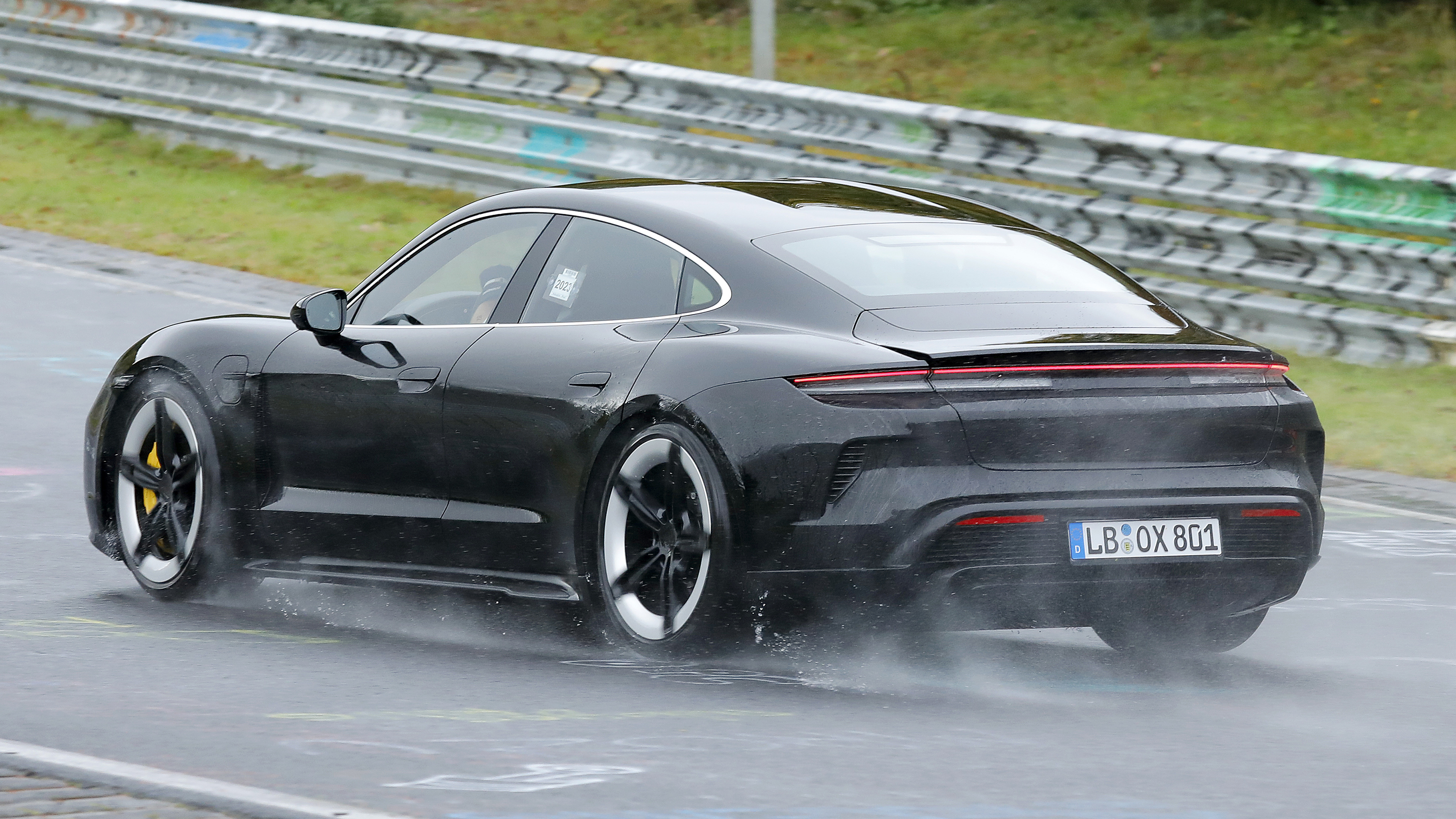 Porsche Taycan facelift - Nurburgring rear tracking 