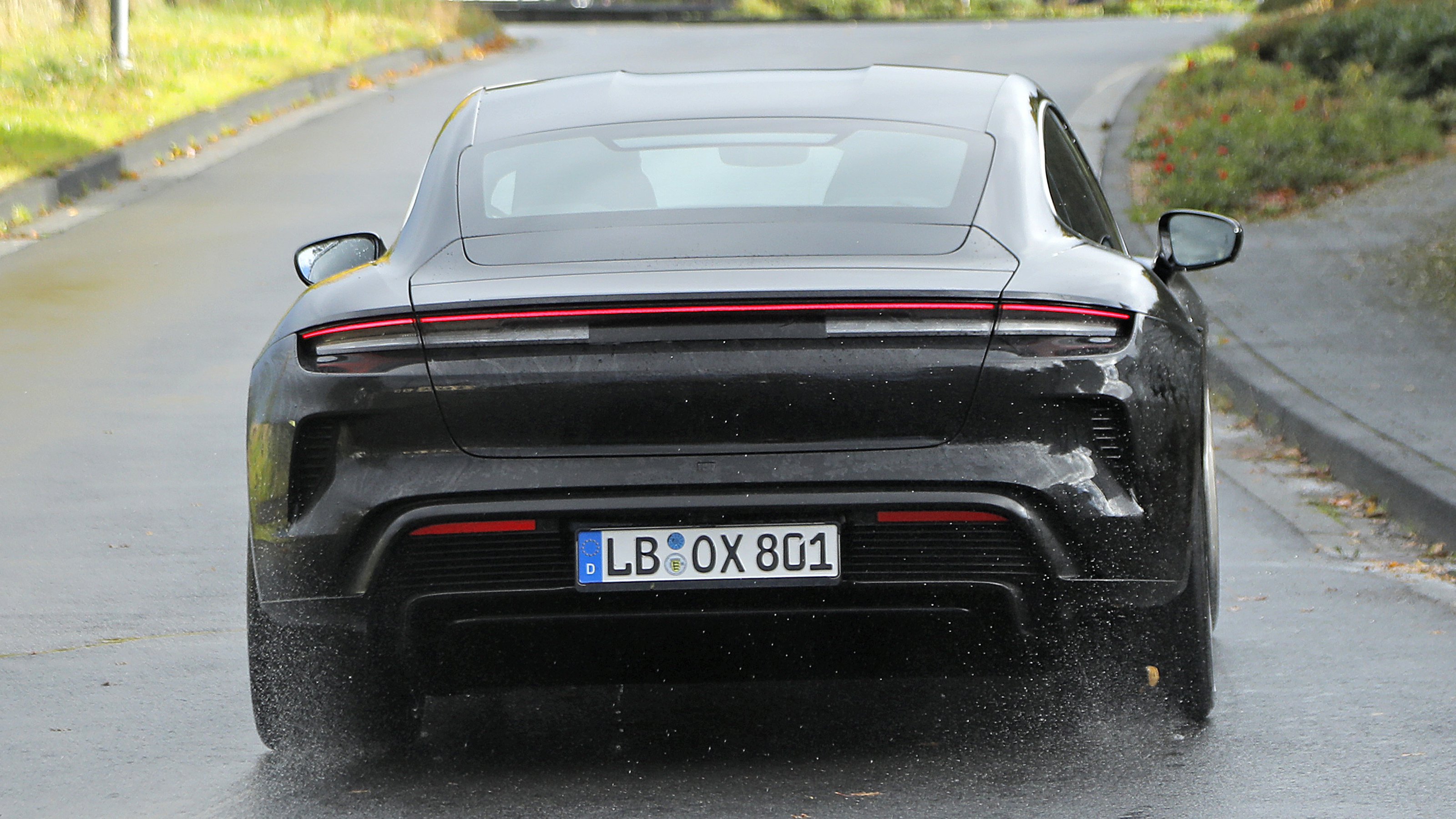 Porsche Taycan facelift - rear 