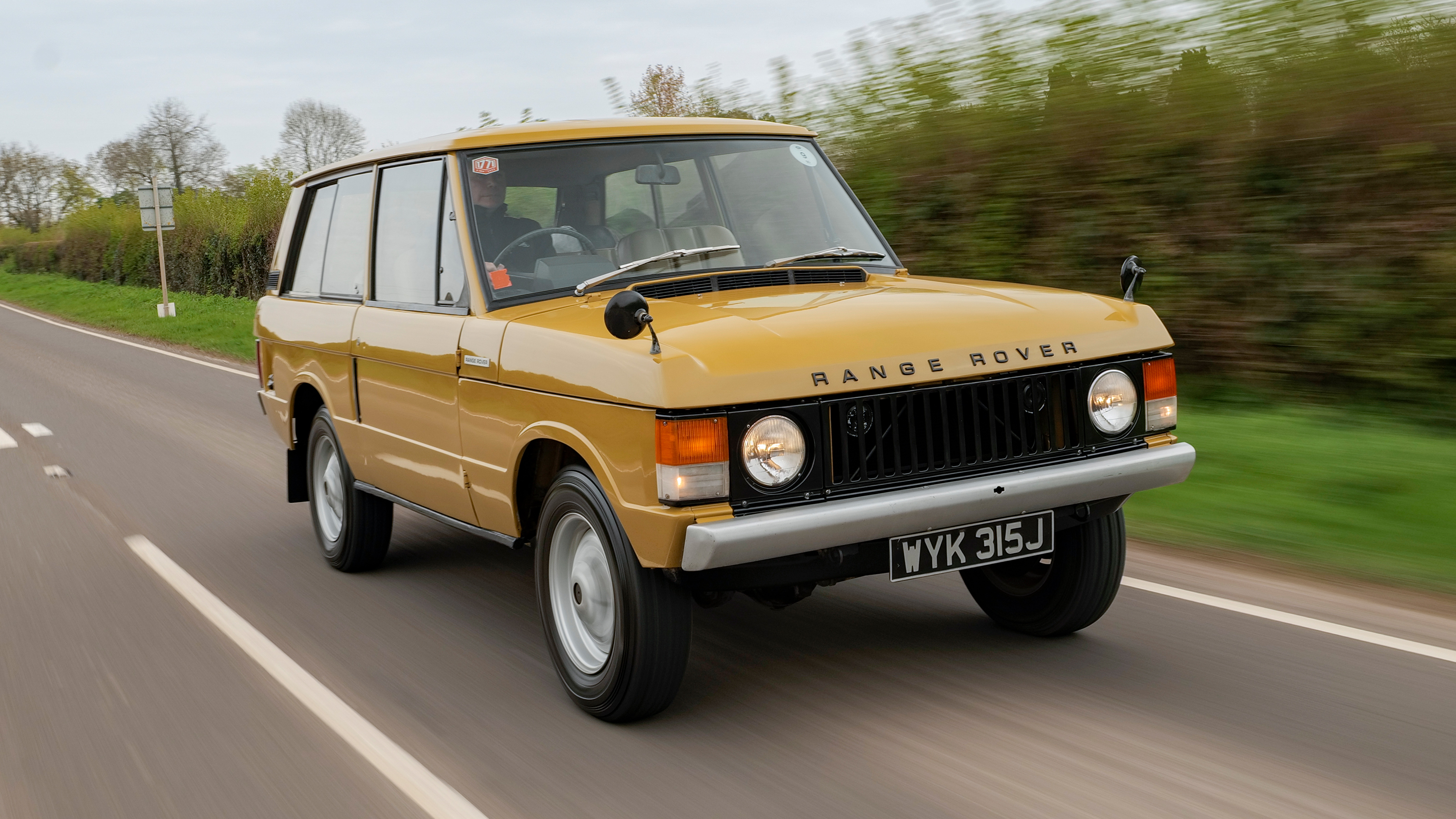 Range Rover Mk1 – front tracking