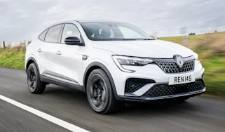 Renault Arkana - front tracking