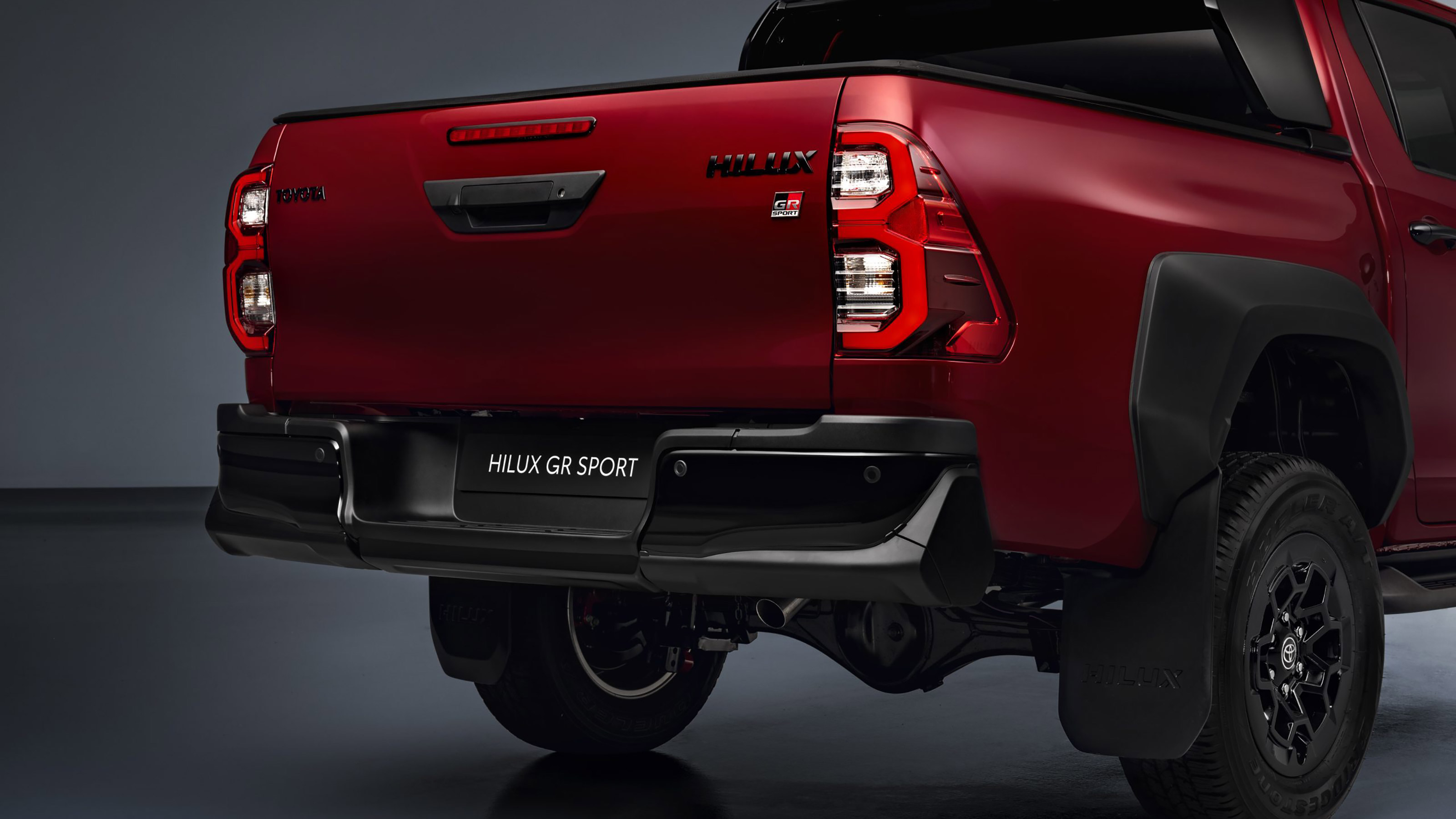 Toyota Hilux GR Sport II - rear detail