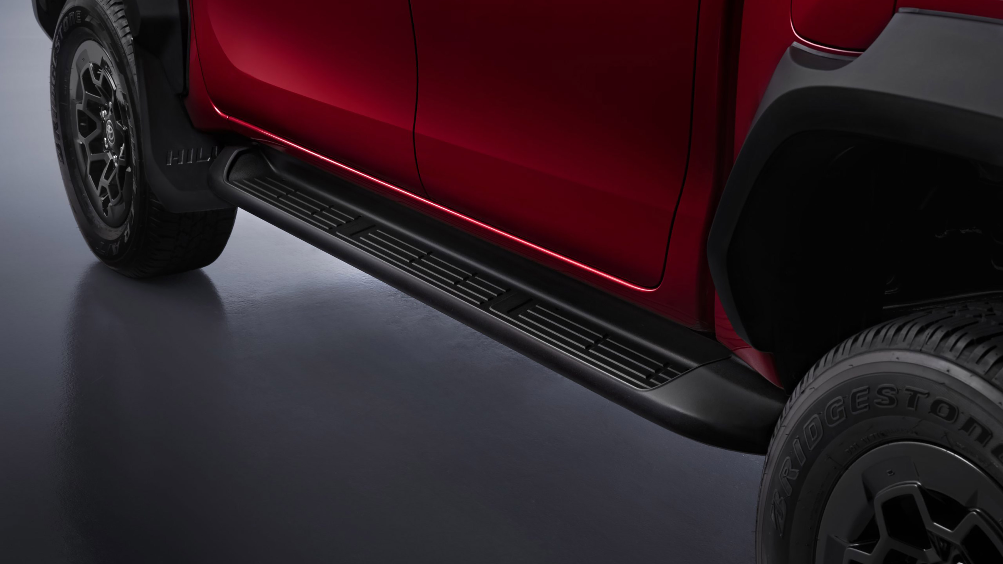 Toyota Hilux GR Sport II - sill