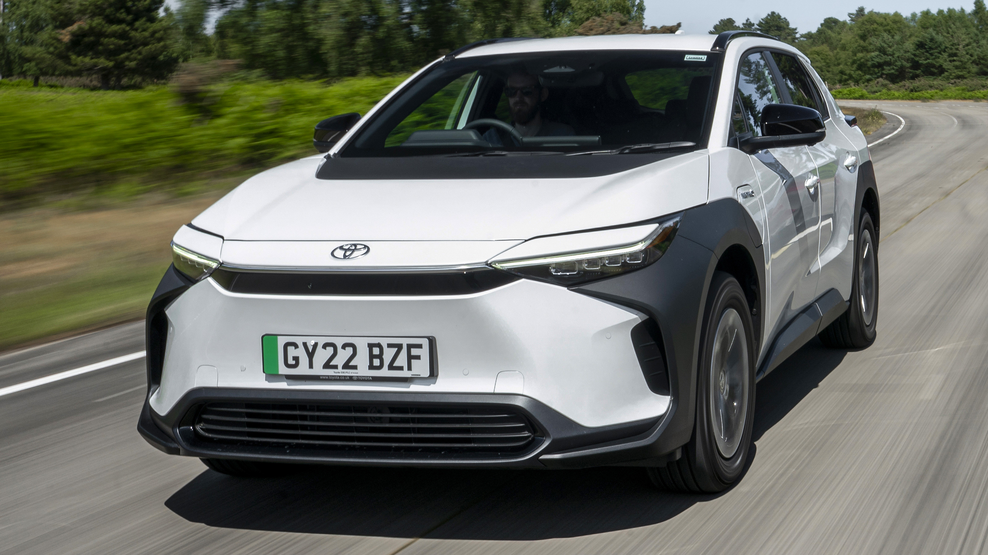 Toyota bZ4X - full front