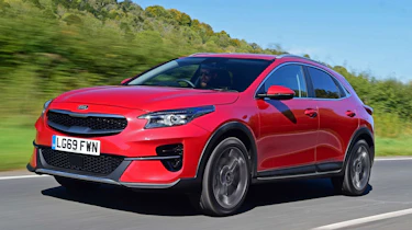 Used Kia XCeed - front tracking