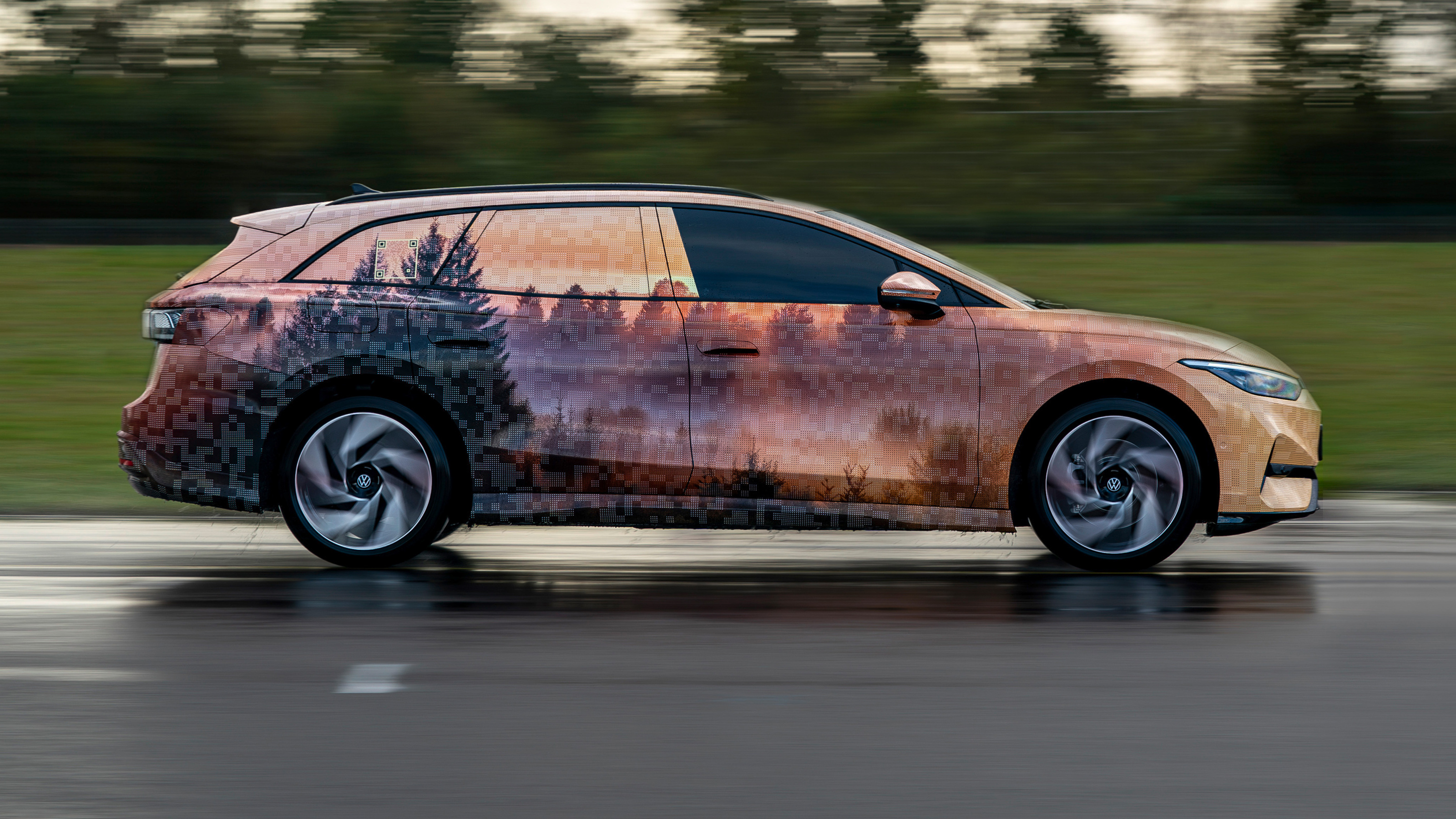 Volkswagen ID.7 Tourer - side action