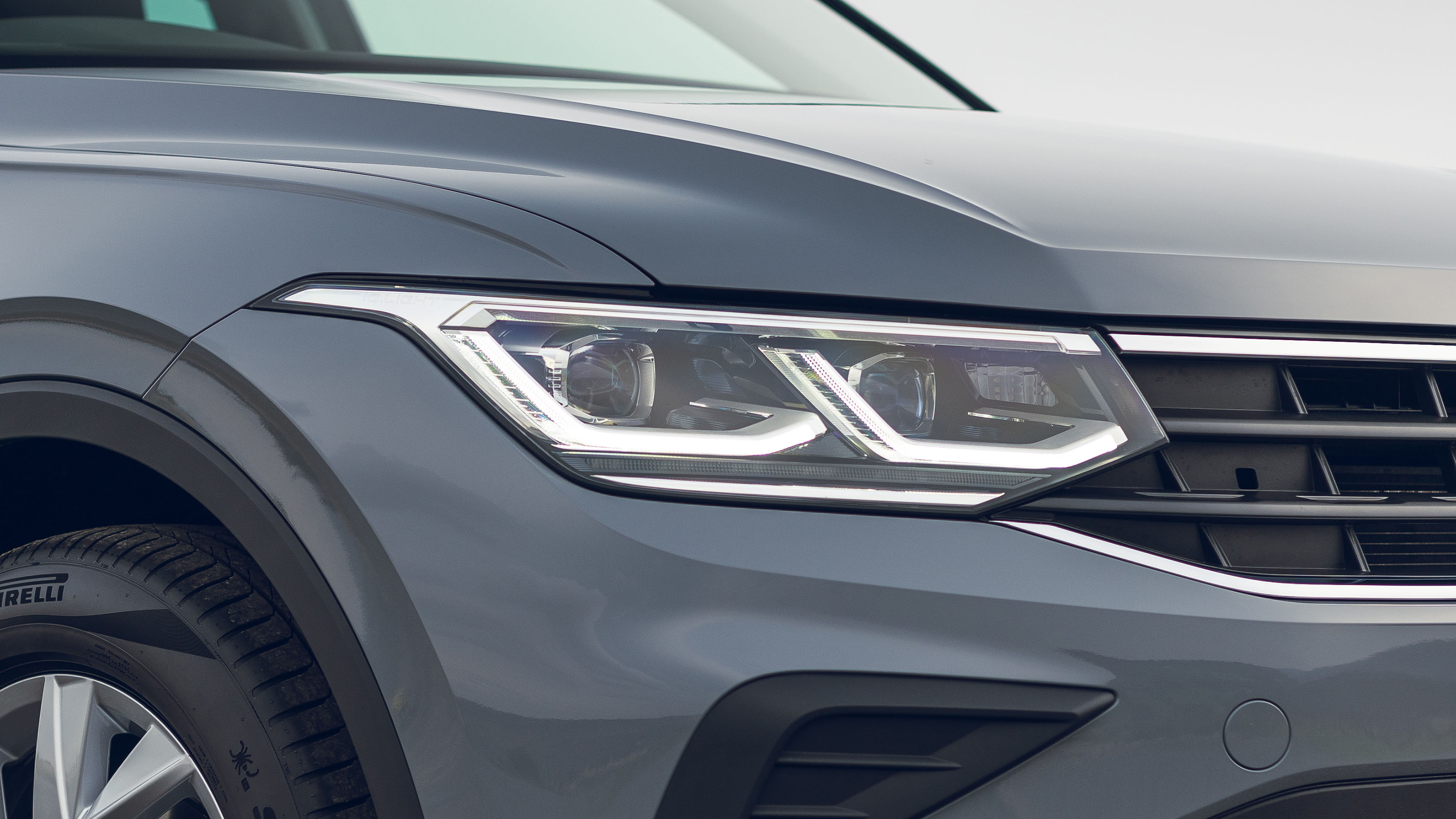 Volkswagen Tiguan Life - headlight