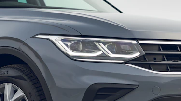 Volkswagen Tiguan Life - headlight