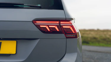 Volkswagen Tiguan Life - tail light