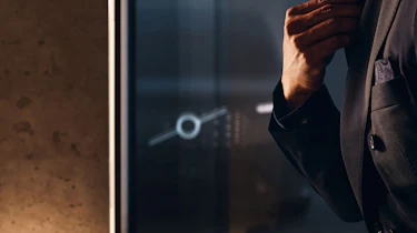 Volvo EM90 teaser - grille