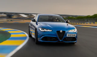 Alfa Romeo Giulia Quadrifoglio - front cornering