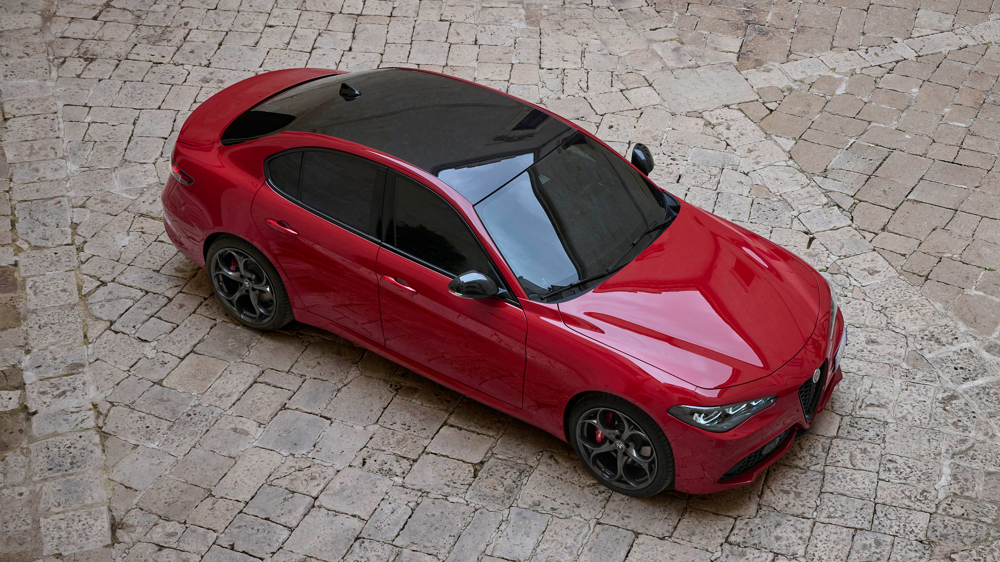 Alfa Romeo Giulia Tributo Italiano - above