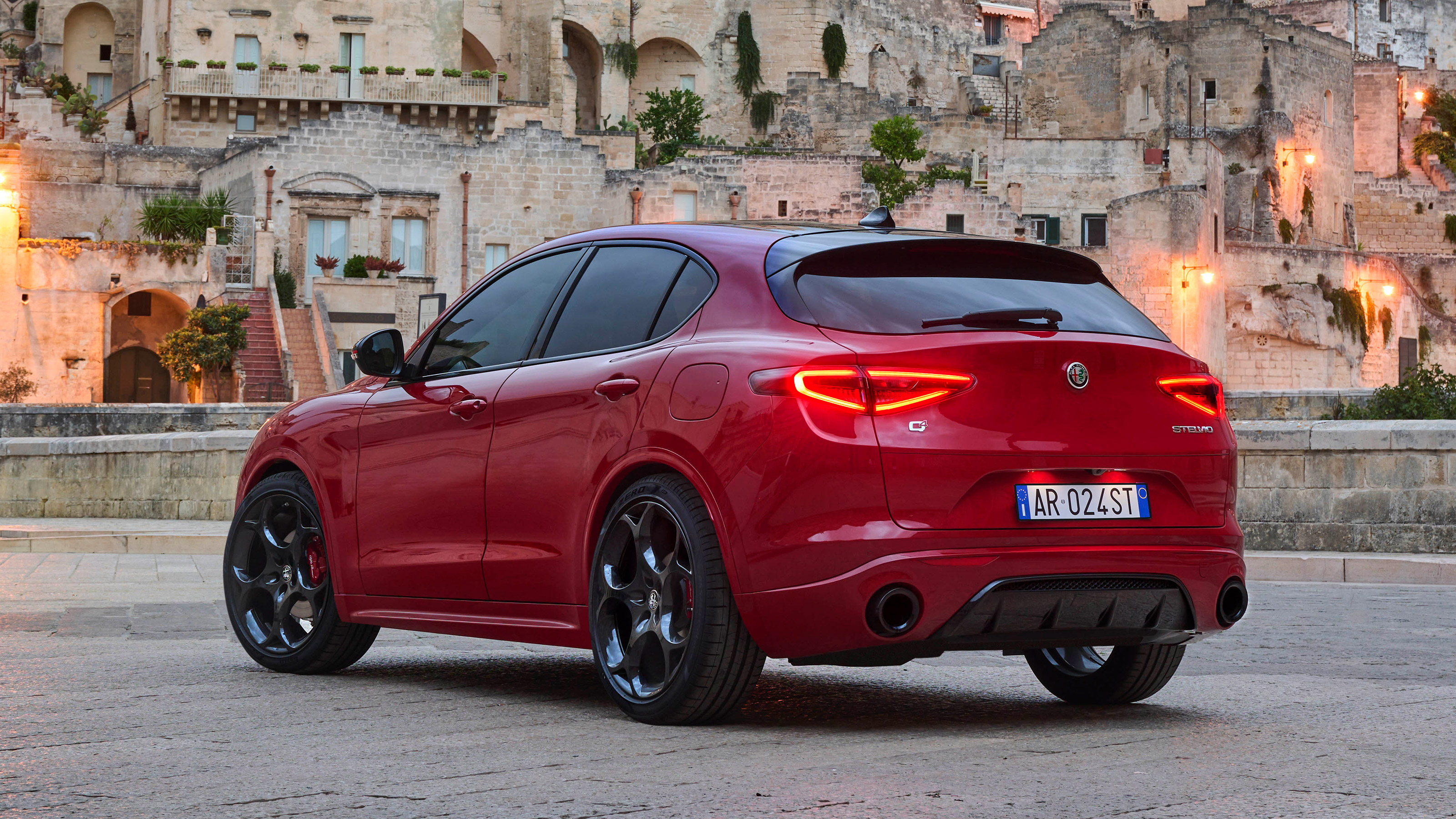 Alfa Romeo Stelvio Tributo Italiano - rear