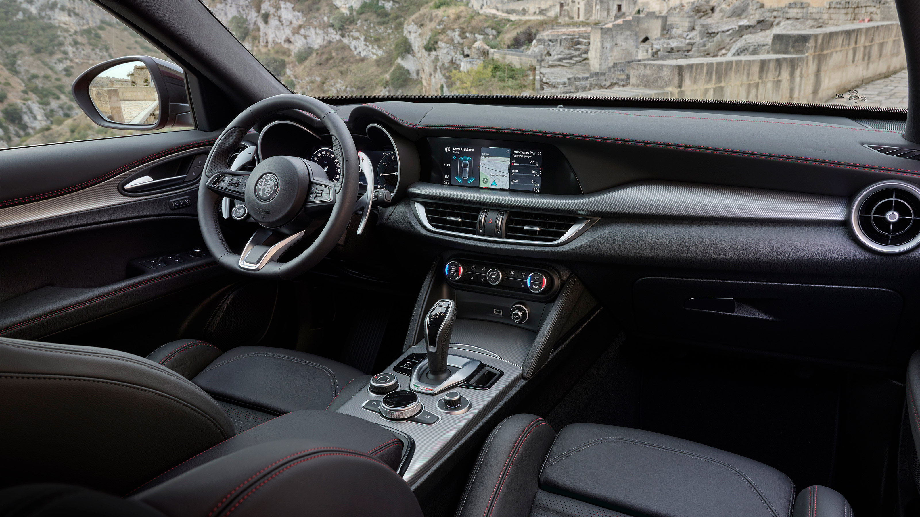 Alfa Romeo Stelvio Tributo Italiano - dash