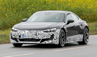 Audi E-Tron GT facelift (camouflaged) - front action
