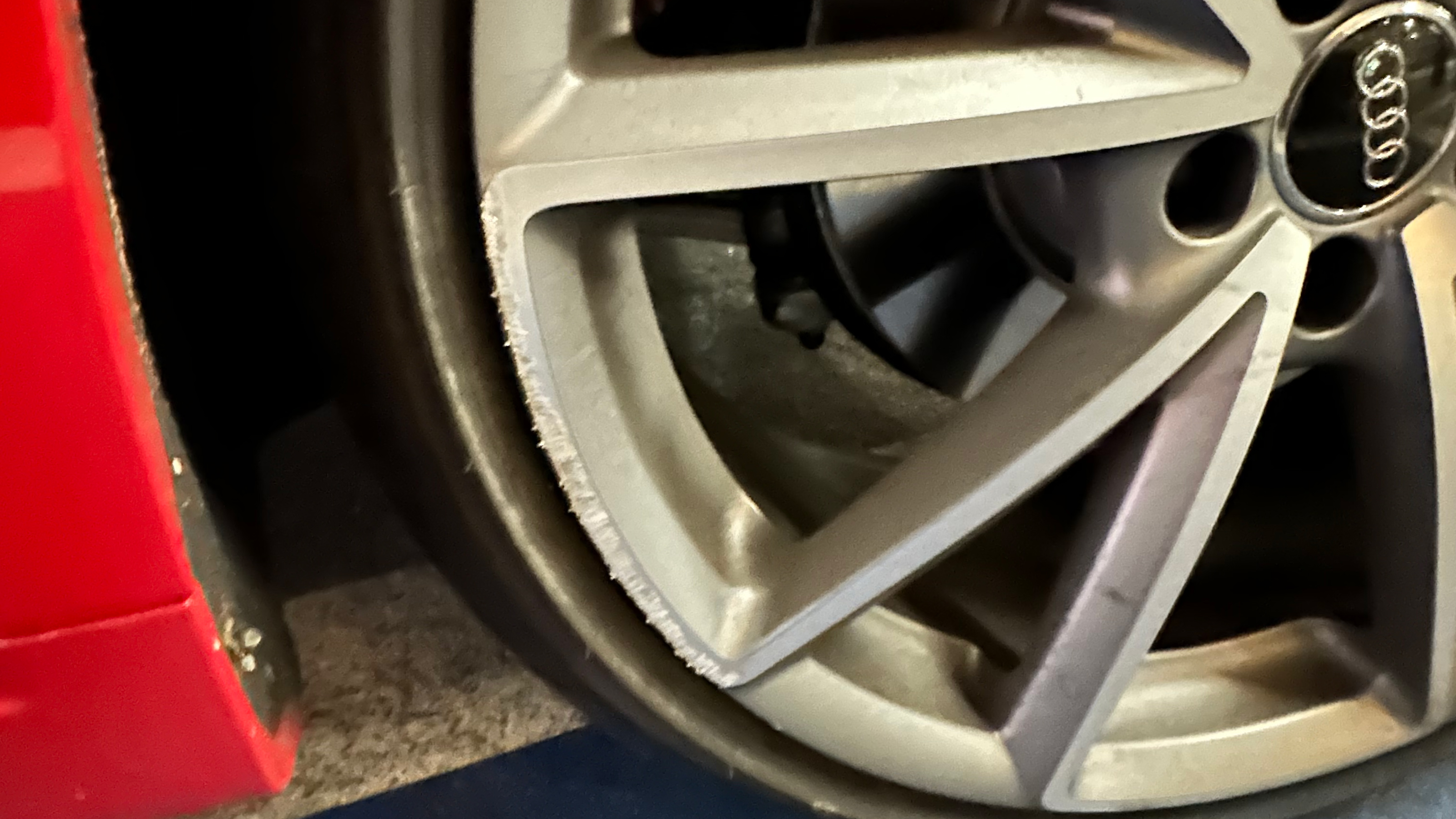 Audi TT Roadster Final Edition - damage to alloy wheel
