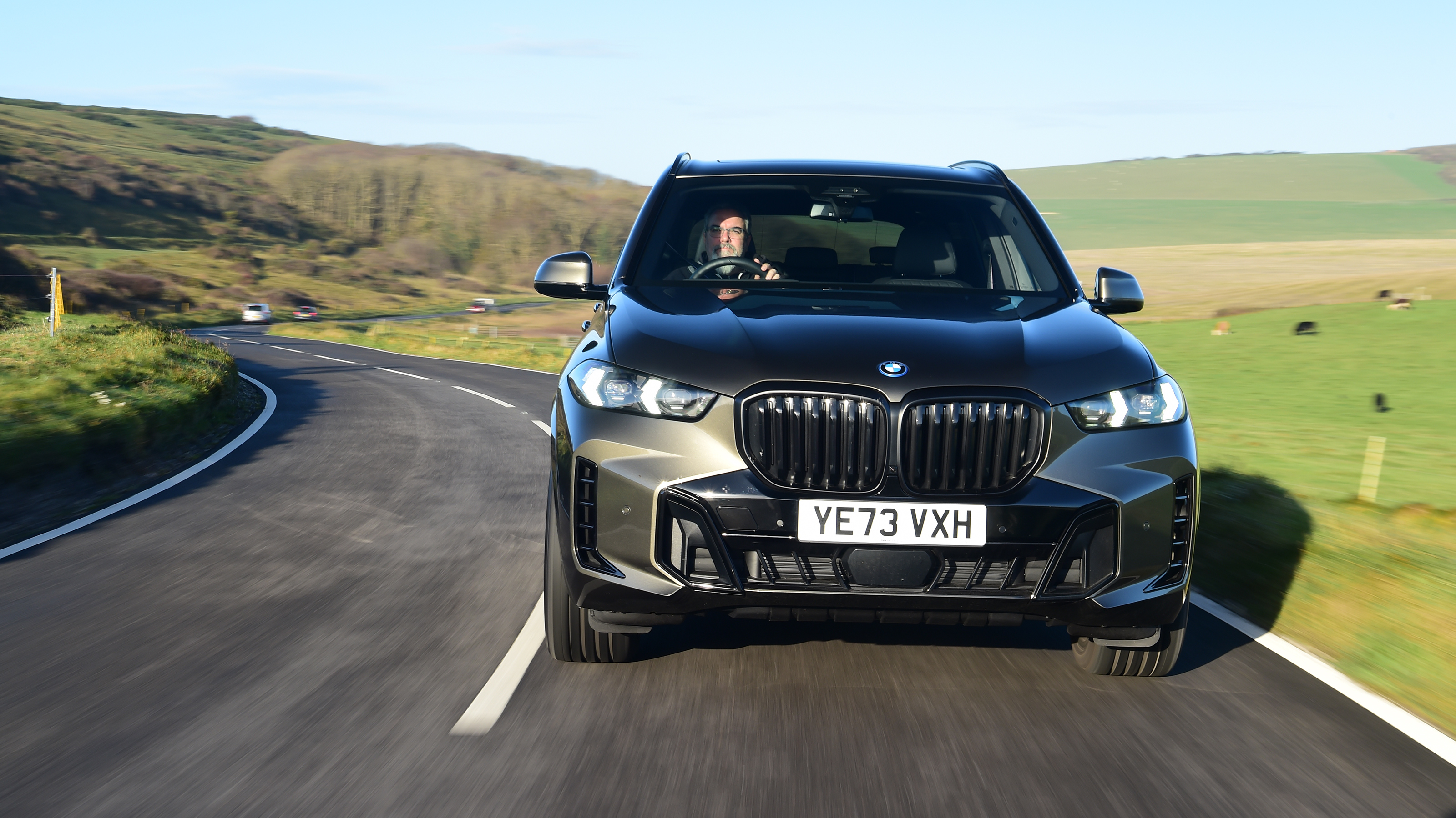 BMW X5 xDrive50e - front cornering