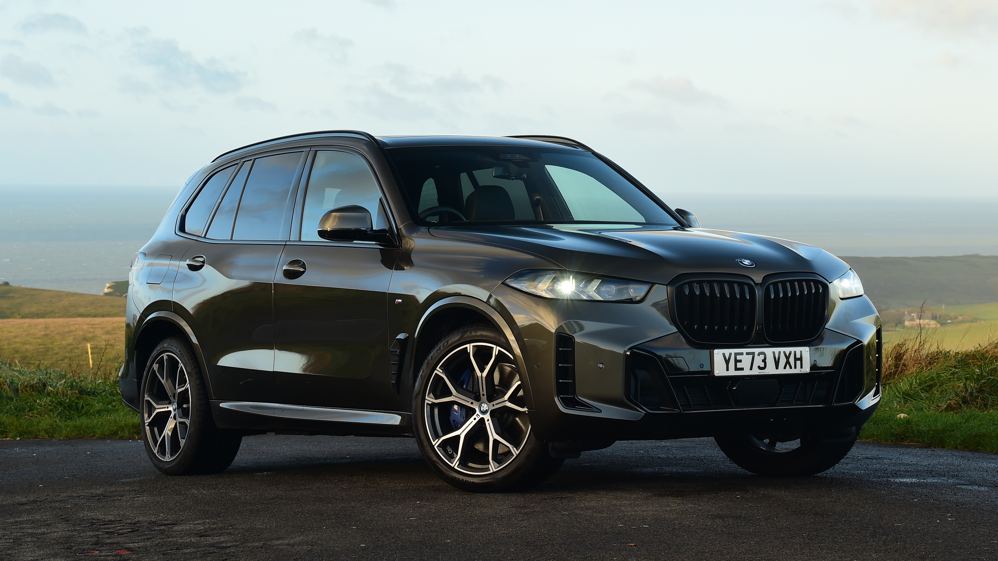 BMW X5 xDrive50e - front static