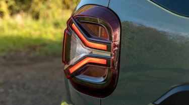 Dacia Duster Commercial - taillights