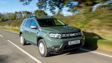 Dacia Duster Commercial - front tracking