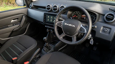 Dacia Duster Commercial - interior