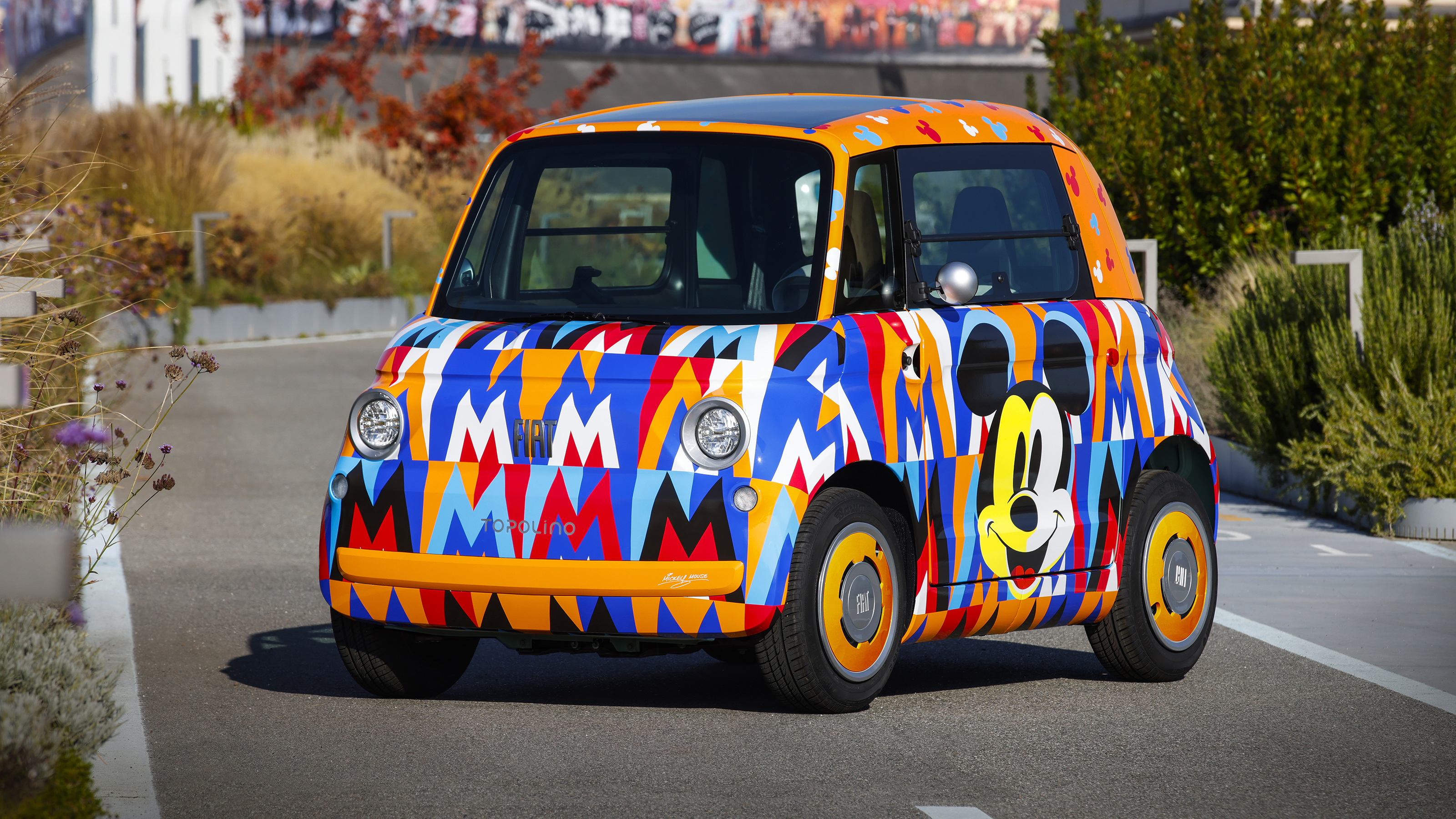 Fiat Topolino Disney special in 'Modern' livery - front static
