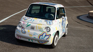 Fiat Topolino Disney special in 'Street' livery - front tracking